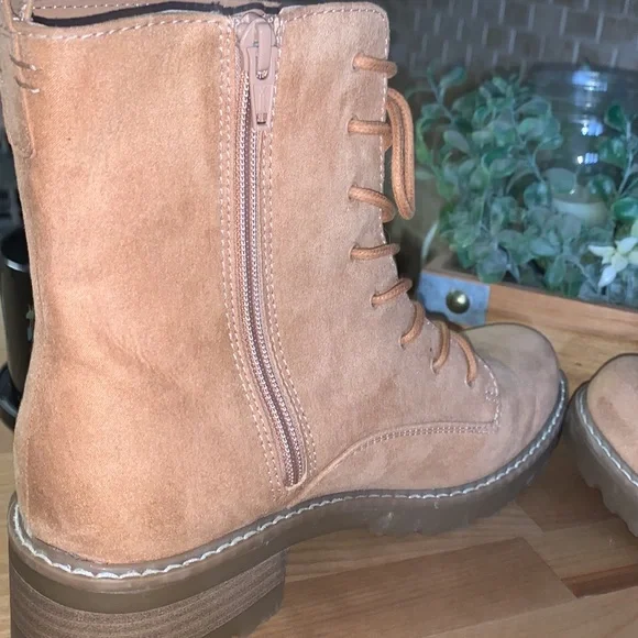 Universal Thread Tan Combat Block Heel Boots - Picture 10 of 14